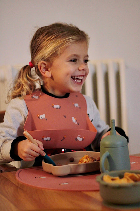 Bavoir en silicone Shayan Chats - Terracotta