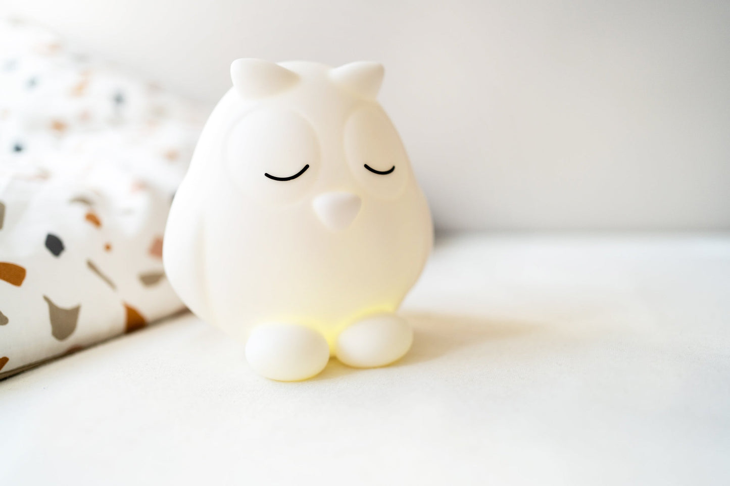 Luz nocturna de Oscar recargable