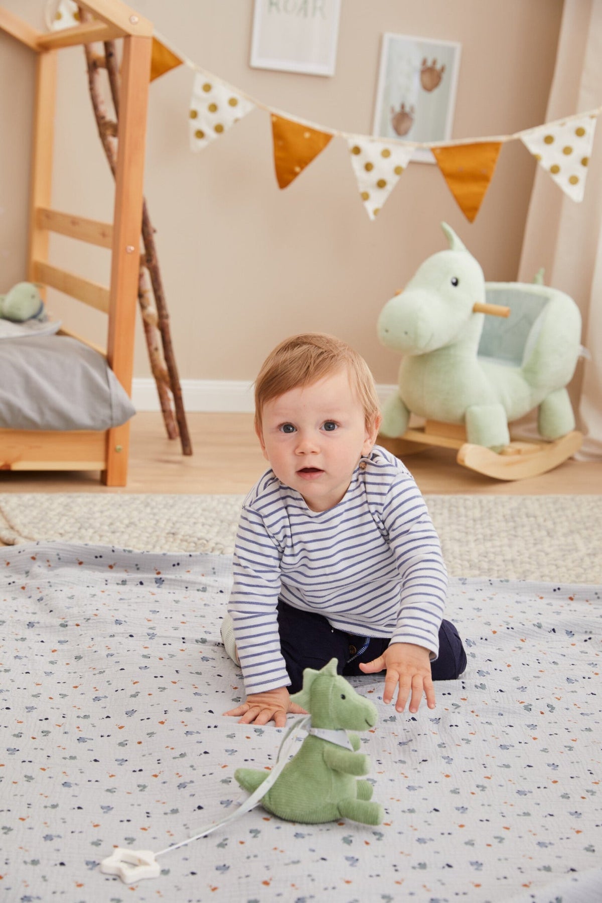 Peluche musicale Dino Rexi S – mise en situation