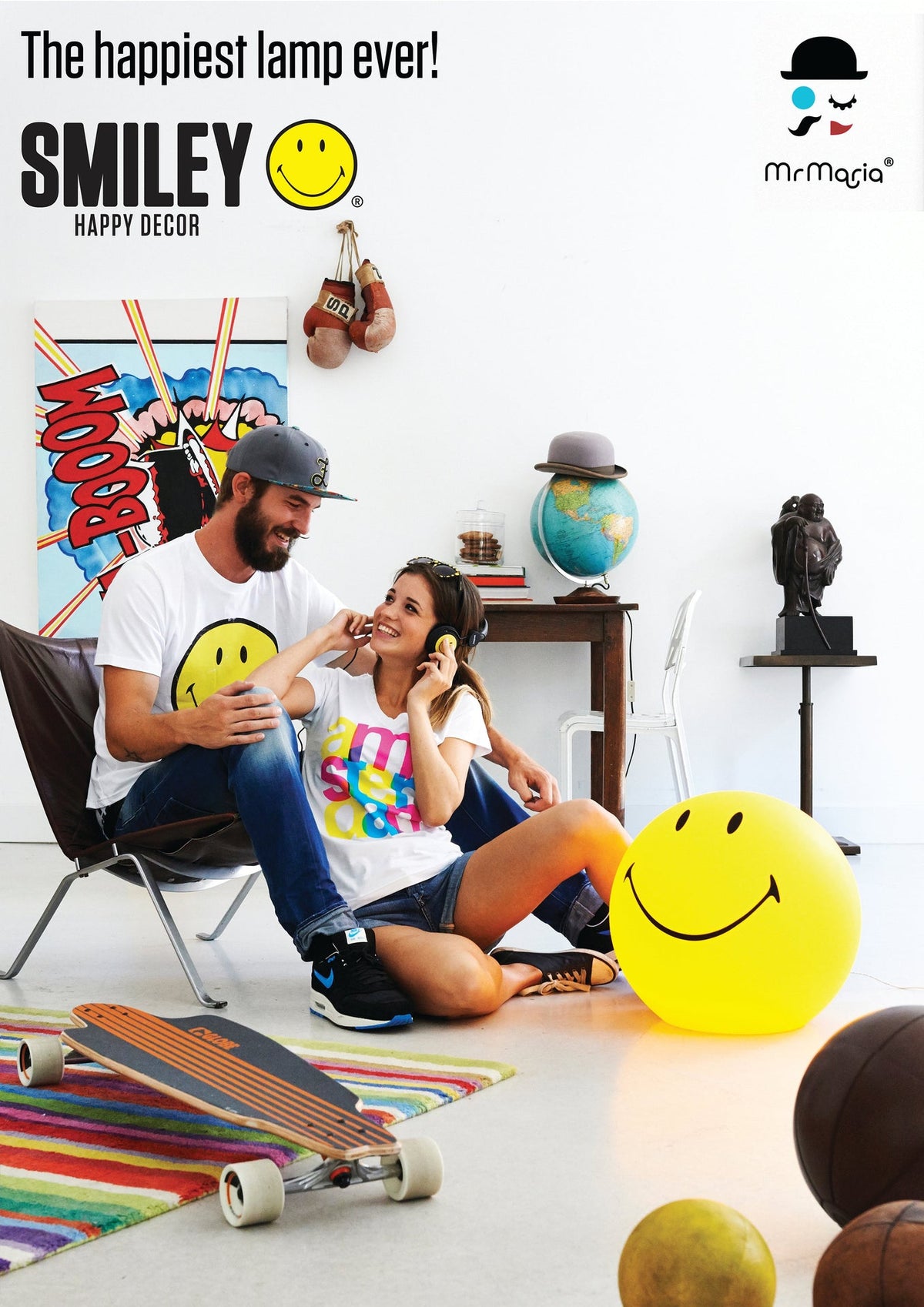 Lampe Smiley XL High Light Mr Maria dans une pièce à vivre