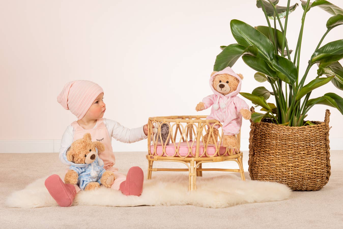 Peluche ours en pyjama rose