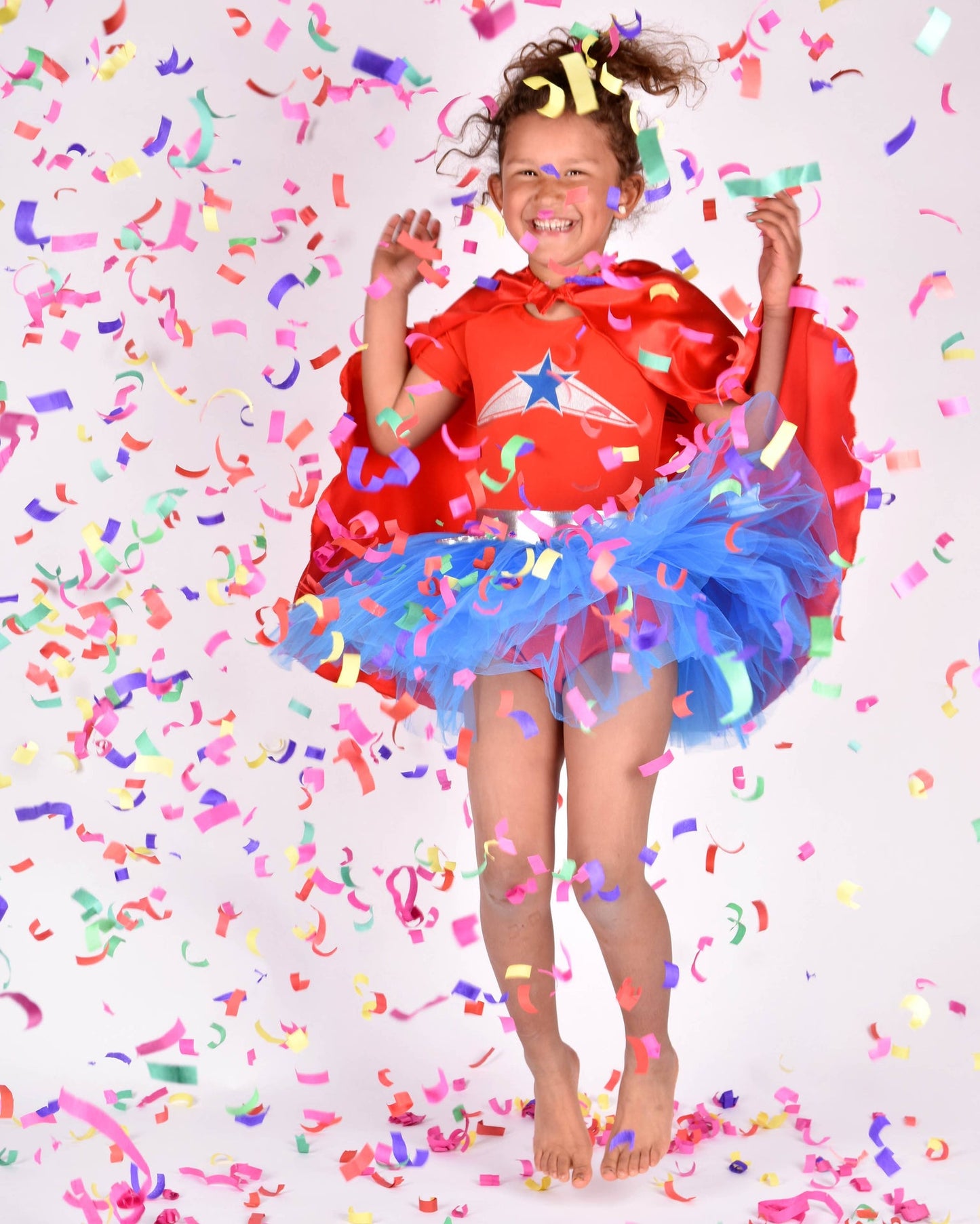 Super Wondergirl avec cape 110-116 cl 4-6 ans