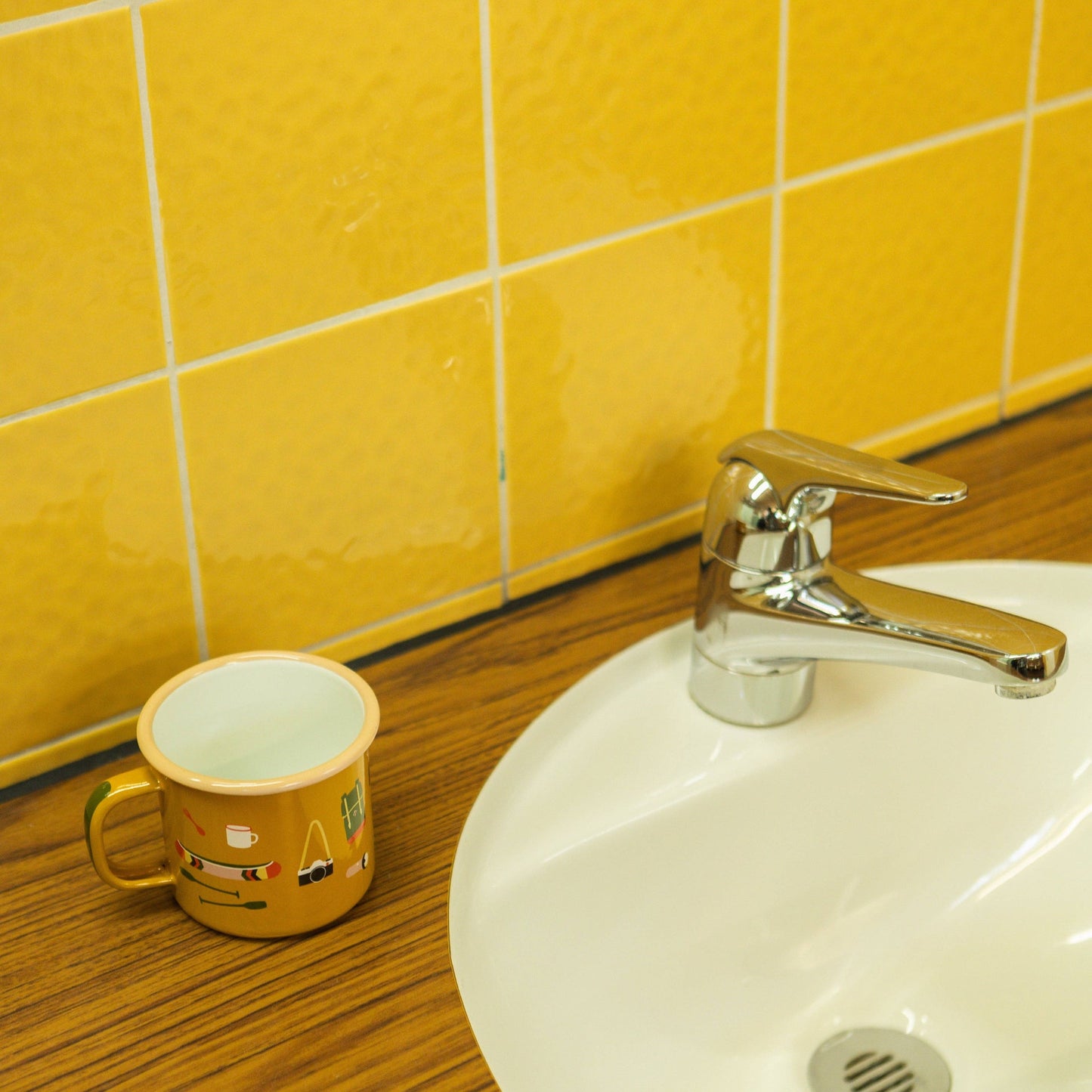 Tasse en émail “Camp Stuff”