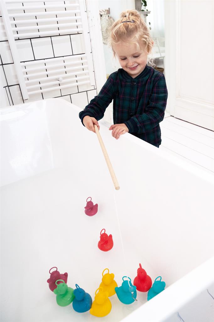Pêche aux canards - Arc-en-ciel Djeco bébé baby pour le bain bath time  plastique plastic ducks game jeux canne à pêche fishing rod